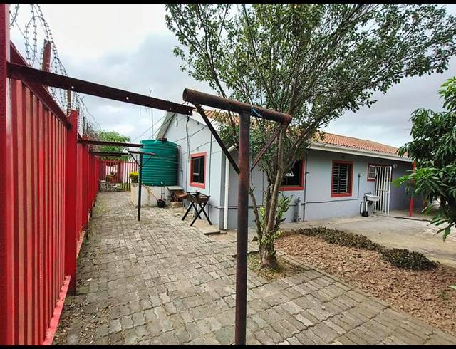 4 BEDROOM HOUSE FOR SALE IN MTHATHA CENTRAL